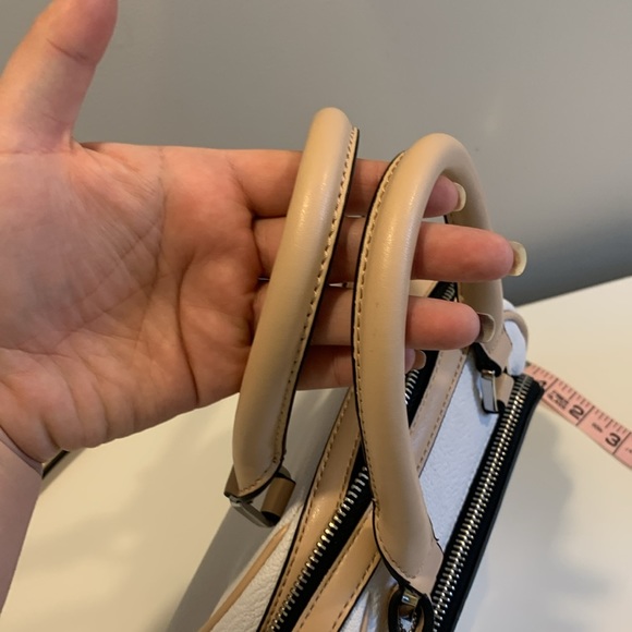 CALVIN KLEIN mini purse 👜 - Picture 6 of 8